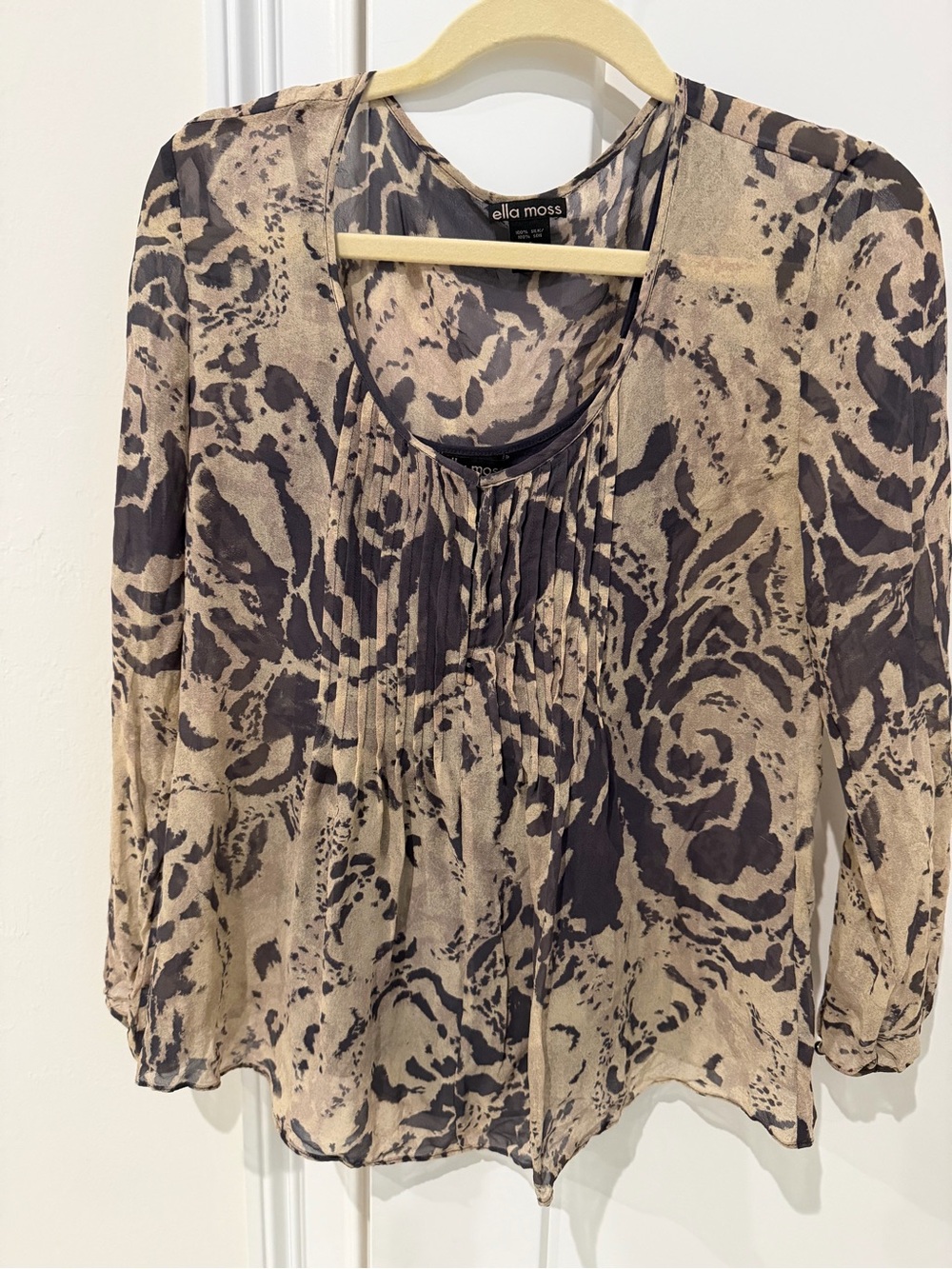 Ella Moss Beige and Black Abstract Pleated Blouse